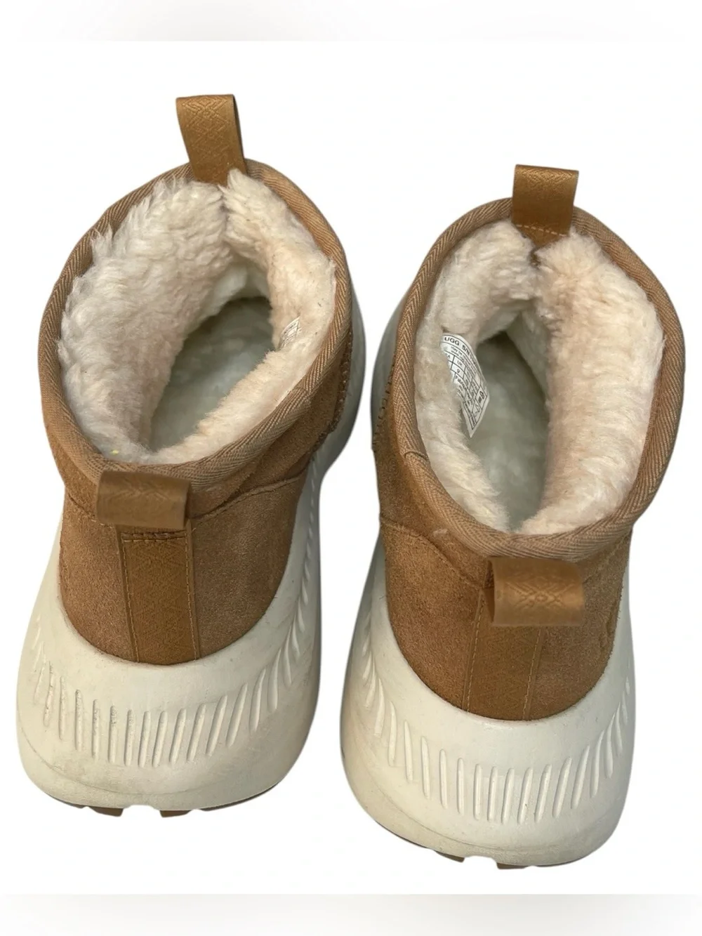 UGG CA805 V2 Ultra Mini Boots Men’s Size 10 Chestnut Suede 1130797